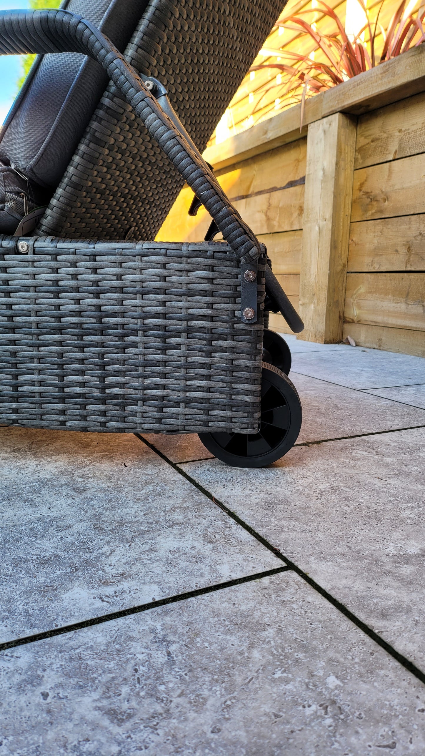 Signature Weave - Outdoor Furniture - Savannah Single Sunlounger With Drinks Table In Flat Grey Weave
