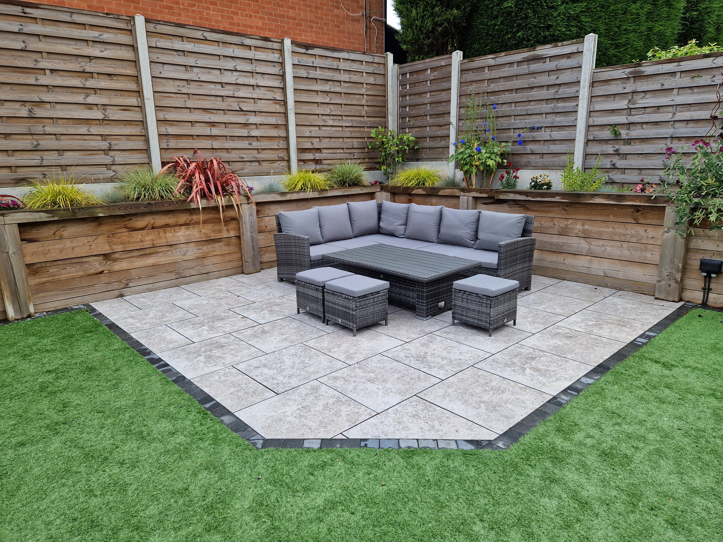 Signature Weave - Outdoor Furniture - Charlotte Corner Dining With Lift Table With Polywood Top In Flat Grey Weave